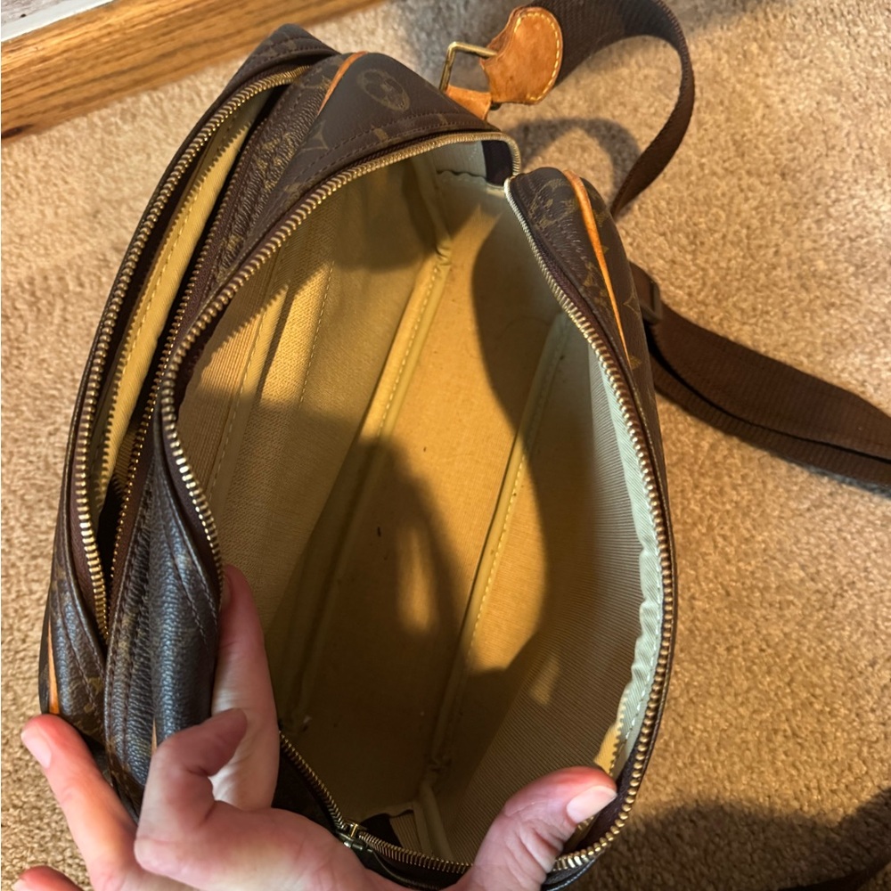Authentic Louis Vuitton Monogram Reporter PM Crossbody Messenger Bag - Picture 12 of 13